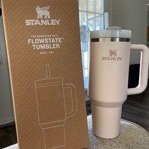 NEW IN HAND, IN BOX The Quencher H2.0 FlowState™ Tumbler ROSE QUARTZ 40 OZ